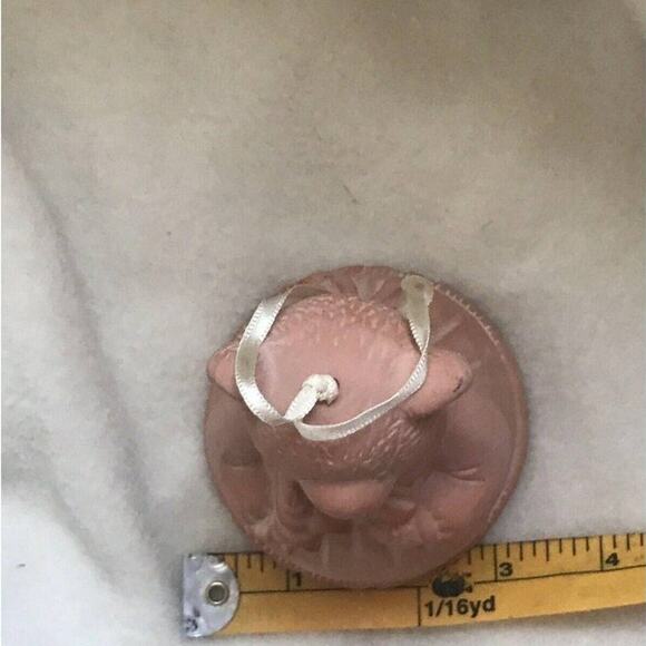 Vintage Ceramic Teddy Bear Figurine with Dress & Flowers Collectible - Picture 3 of 4